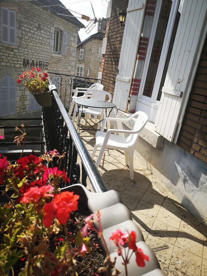 Charmant Duplex 100M2 Mouchard Exteriör bild